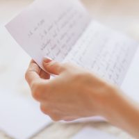 心にグッとくる結婚記念日のメッセージ例文。両親や旦那さんなど贈る相手別にご紹介