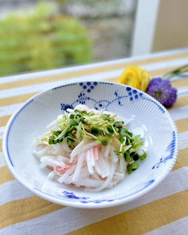 コスパ◎の人気料理のカニカマ大根サラダ