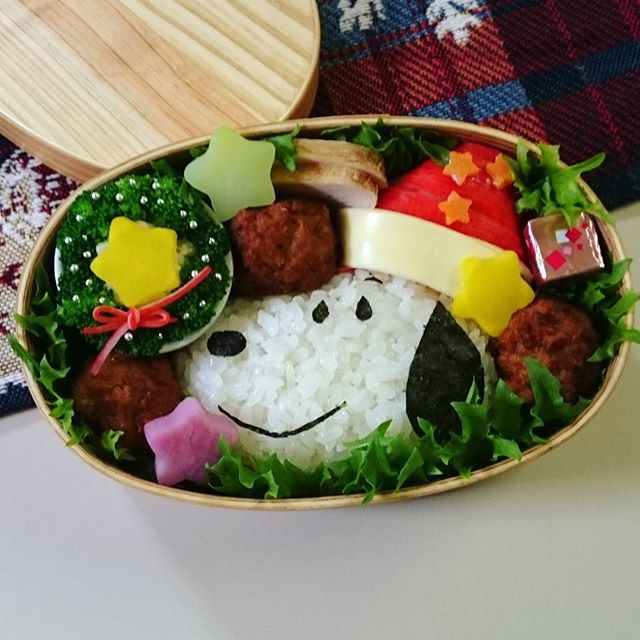 簡単アレンジでクリスマス仕様にしたキャラ弁