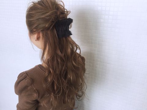 巻いて作る簡単なロングの髪型