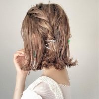 映画デートにおすすめの髪型15選。背もたれにぶつからないヘアアレンジをご紹介