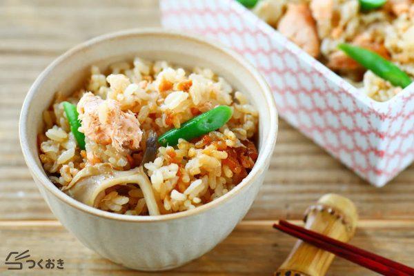 包丁いらず！鮭ときのこの炊き込みご飯レシピ