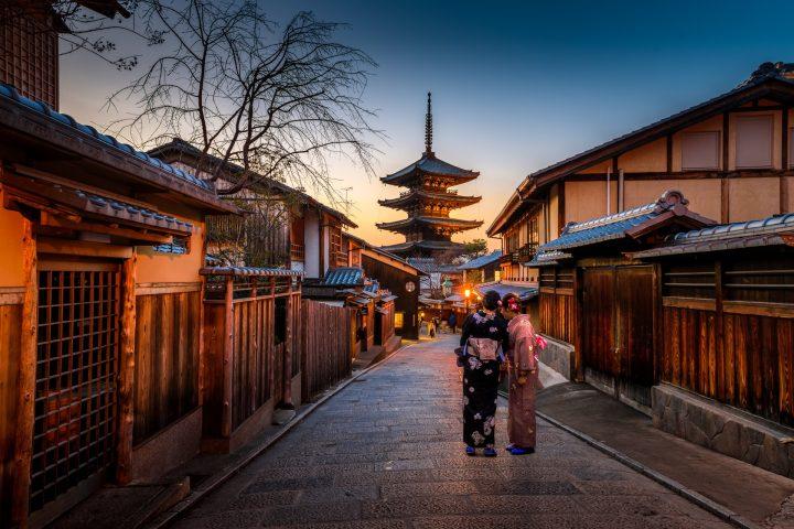 京都でお菓子以外のお土産が買える場所
